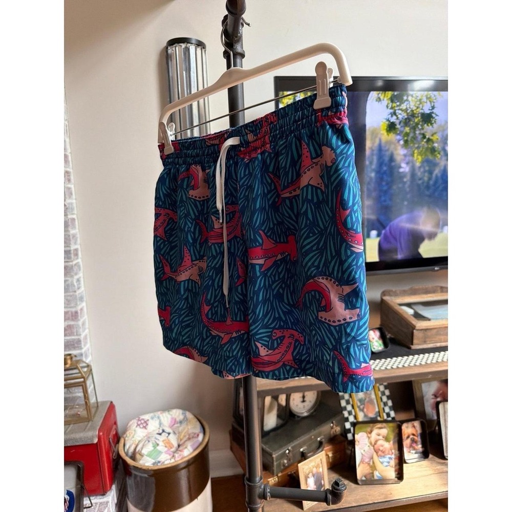 Chubbies swim trunks pink hammerhead shark men's large